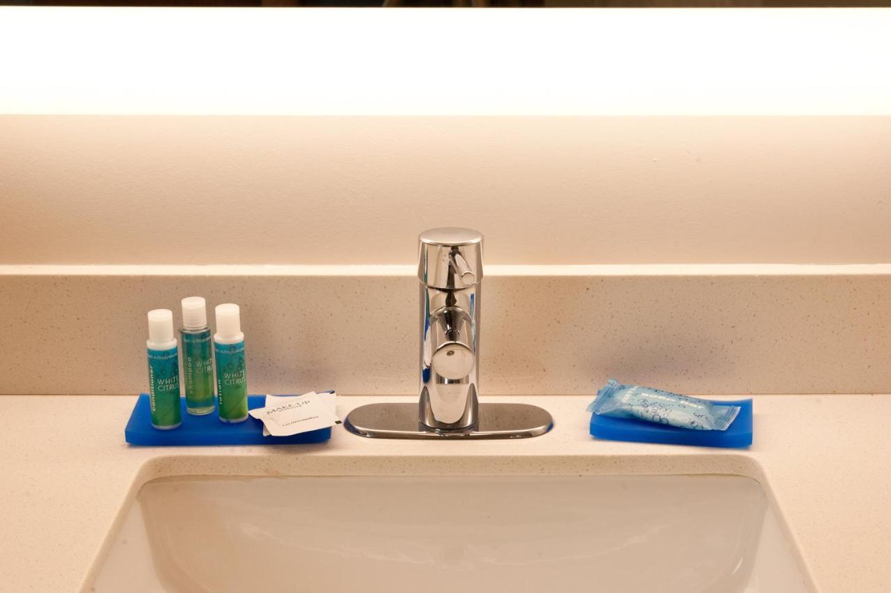 Holiday Inn Express Hotel & Suites Scott-Lafayette West By Ihg Esterno foto